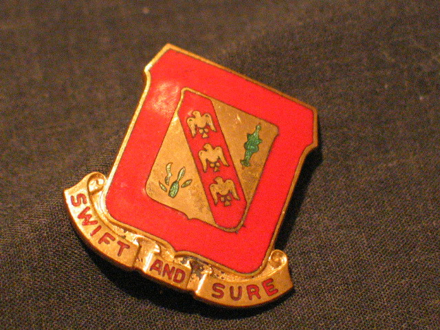 WWII 134th FIELD ARTILLERY Unit Pin / Swift & Sure
